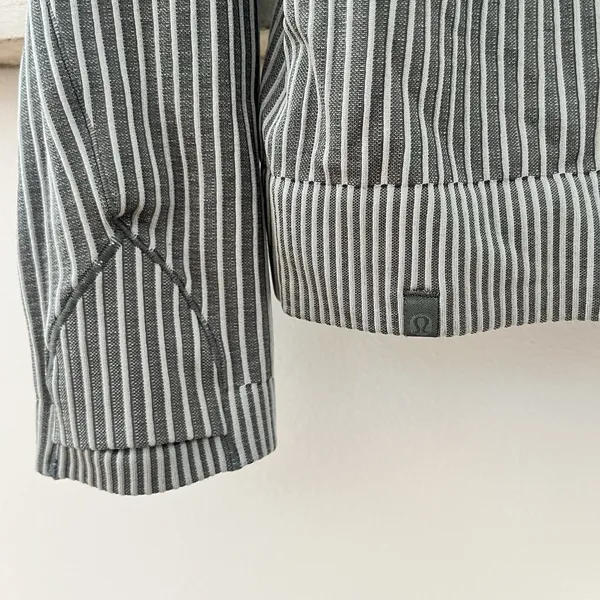 Lululemon Women Rest Less Pullover Ribbed, teal blue‎ / green Size 12 - Image 4