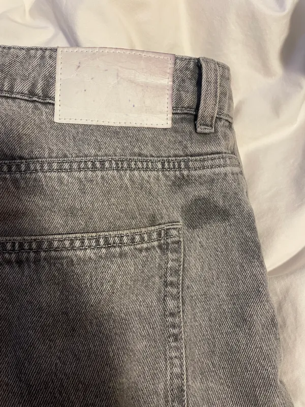 H&M Curvy Fit Wide High Jeans - Image 3