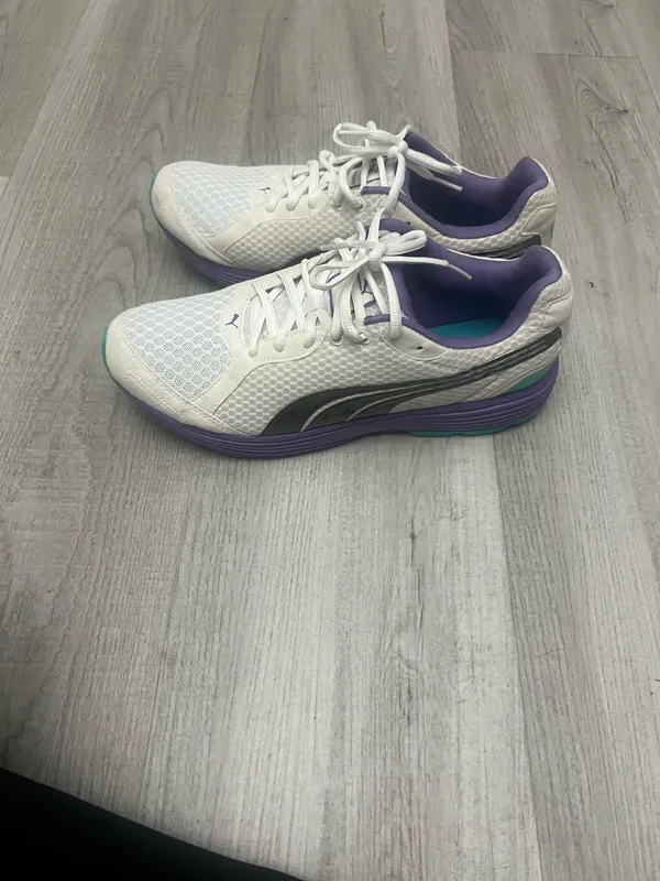 Puma Tennis Shoes - Image 4