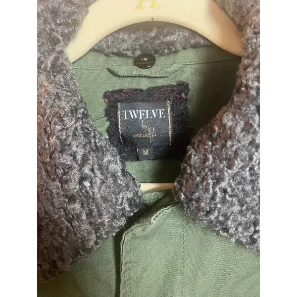 Anthropologie Twelve by ontwelfth Green Jacket with Fuzzy Collar Sz. M - Image 4
