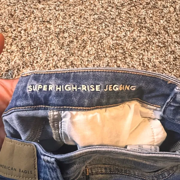 American Eagle Super High-Rise Jeggings‎ Size 4 Long Blue Wash Denim Jeans - Image 4