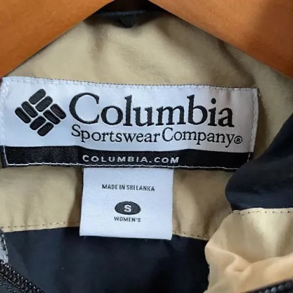 Columbia Jacket.  Size Small. - Image 3