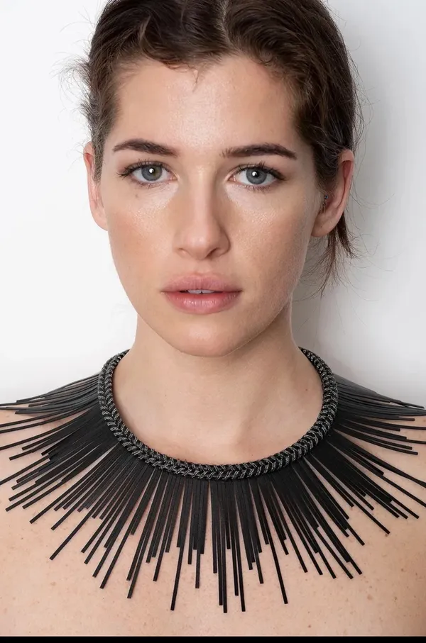 Leyla Gans Necklace - Image 2