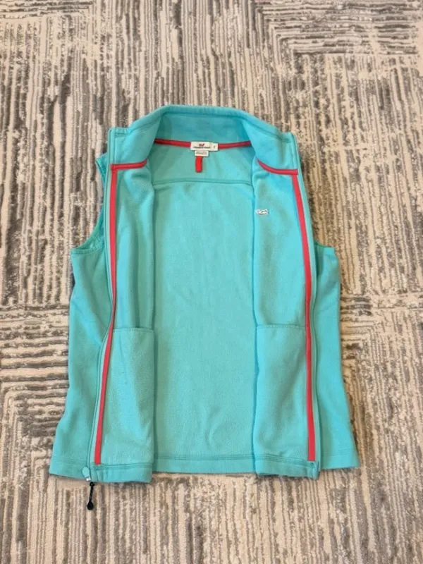 Vineyard Vines women's small green fleece vest Retails $80 - Image 3