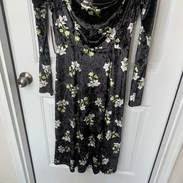 Anthropologie Hutch black velvet floral midi dress‎ small spring wedding guest - Image 4
