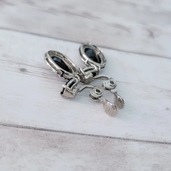 Vintage Monet Clip On Earrings Stunning Silver Tone, Black & Clear Gems - Image 7