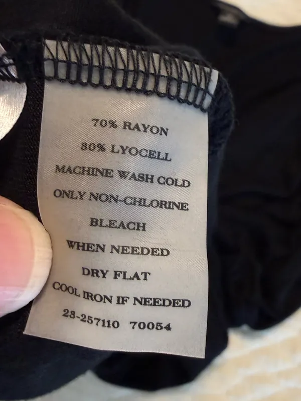 Free W/ Purchase Ann Taylor Black Top Size medium Sleeveless V Neck Ruched - Image 6