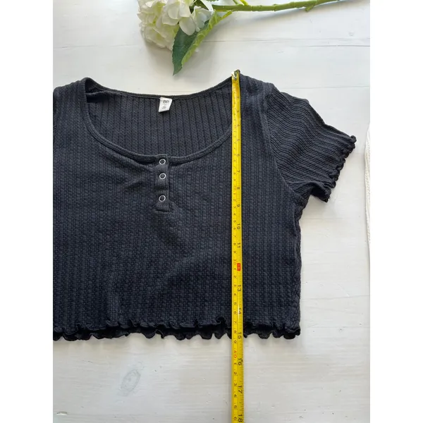 Byou Apparel Cream Tie Front Cropped Ribbed Sweater & BP Black Lettuce‎ Hem Crop - Image 8