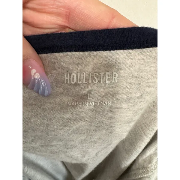 Hollister Womens Gray Graphic Tee Navy Trim V-Back Short Sleeve Top Size Large - Image 3