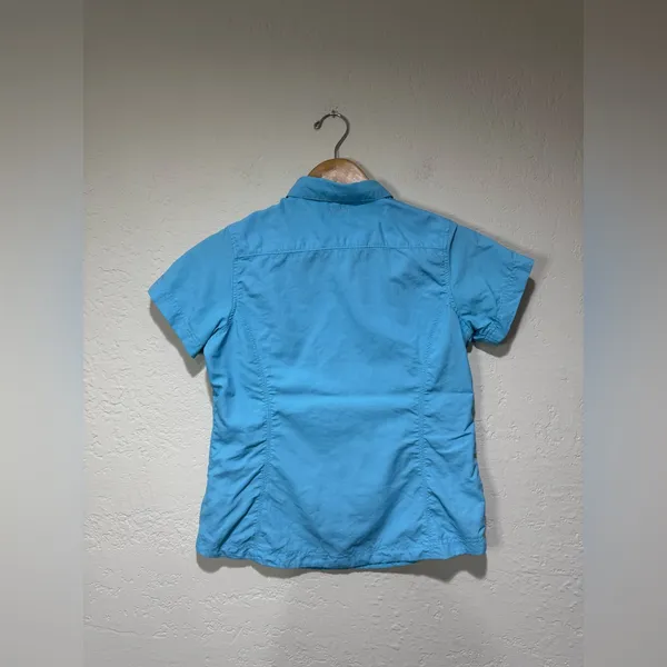 Columbia Sportswear Company Blue Button Up Top - women’s small - Image 2