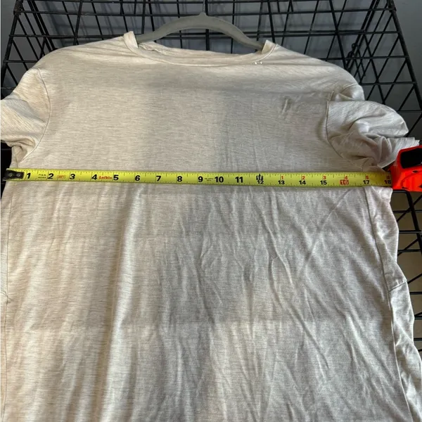 Lululemon swiftly tech shirt size 8 - Image 6