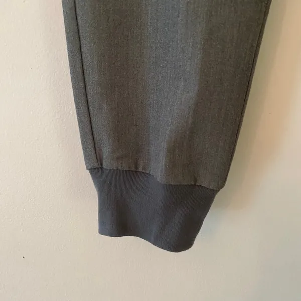 FIGS Graphite Gray Zamora Jogger Scrub Pants Uniform Women's size Small Petite - Image 4