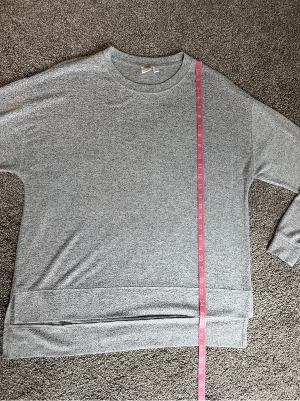 BP Gray Cozy Knit High Low Tunic Sweater Top Medium Oversized Soft - Image 5