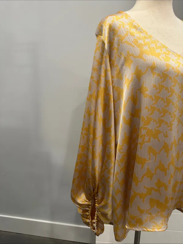 Tyche Yellow and Cream Printed Top - Image 2