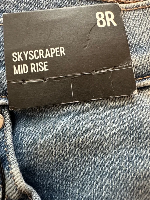 Express “Skyscraper” Mid Rise Light Wash Women's Jeans- New with Tags- 8 Regular - Image 10
