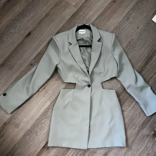 X Bondi dress in Sage Sndys Blazer Dress - Image 3