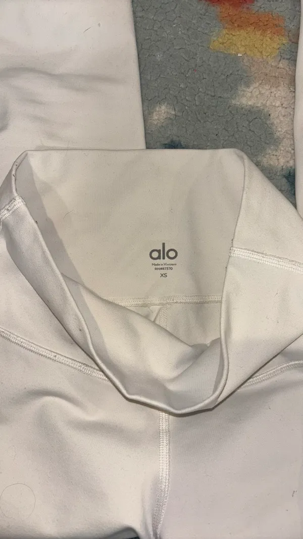 Alo Leggings - Image 4