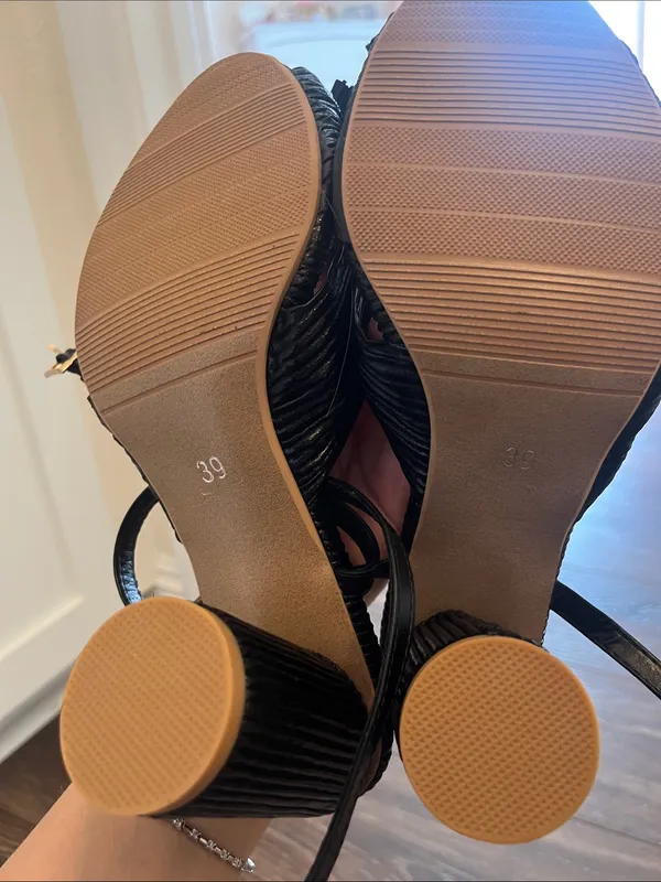 Elegant Black Bow Slingback Heels Size 7.5 - Image 6