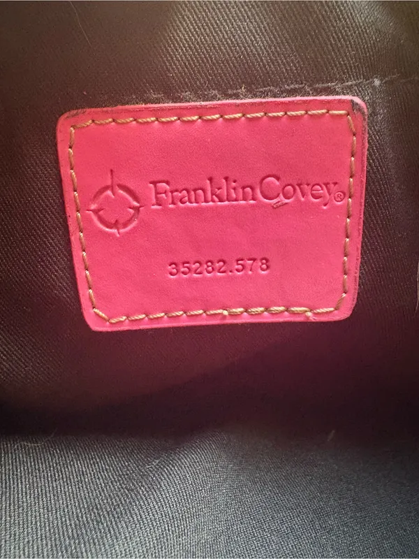 Franklin Covey Black, Pink and Red Striped Laptop Clutch - Image 5