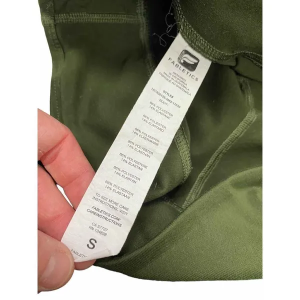 Fabletics 23” olive green leggings size small - Image 4