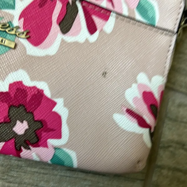 Guess floral wristlet - Image 3