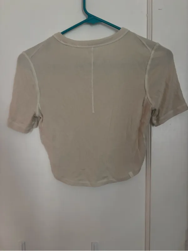 Lululemon Cream Short Sleeve Crop Top - Image 2