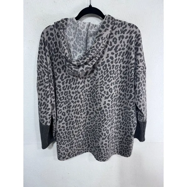 MoCo Boutique Women's S Gray Leopard Hoodie Sweatshirt Button Front Ribbed Trim‎ - Image 6