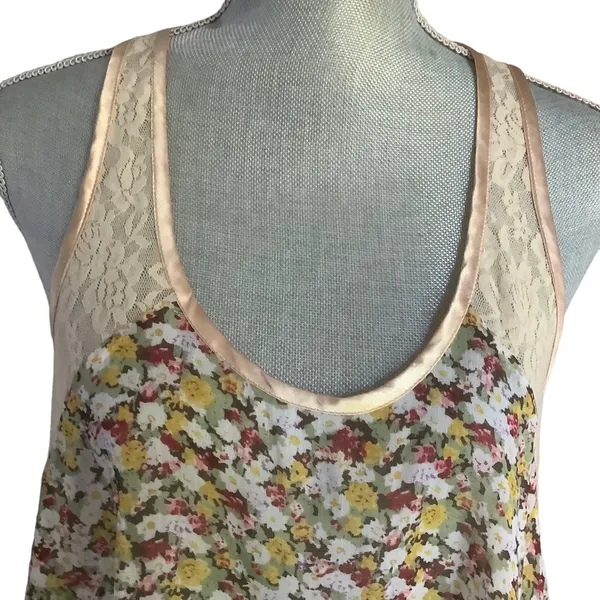 Free people lace sleeveless top size small round neck asymmetrical multicolor - Image 5
