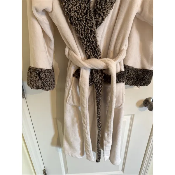 Pottery Barn Faux Fur Ombre Trim Unisex Robe Gray White Small 19" X 44" - Image 3