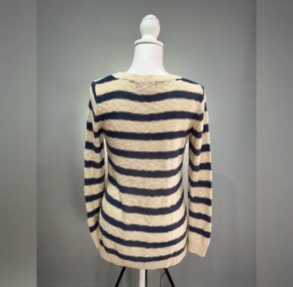 CLEARANCE! Cream Pink Rose Striped Sweater Size M EUC - Image 2