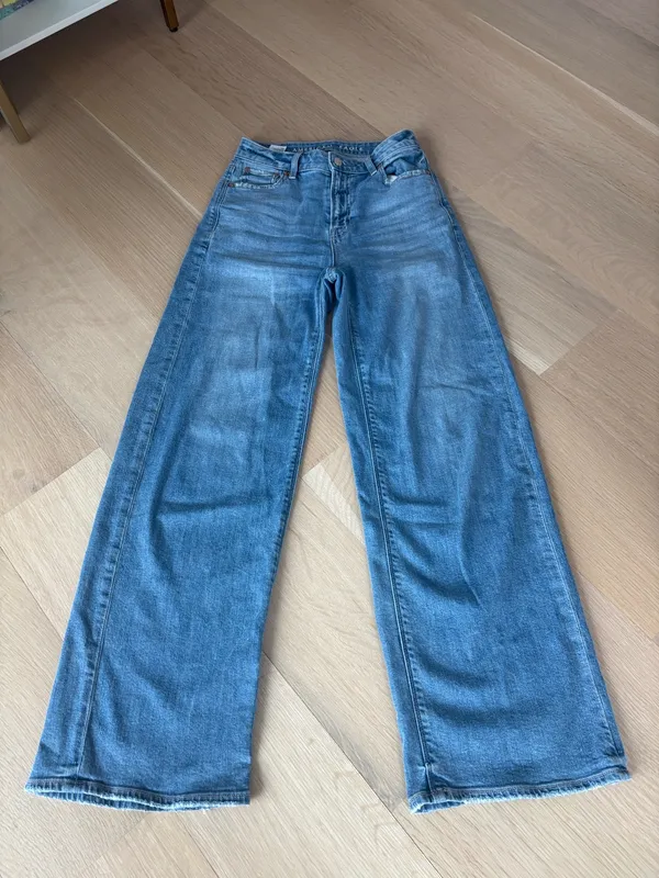 American Eagle Jeans - Image 2
