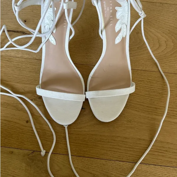 Gianni Bini x Caelynn Bell - Papillon Flower Ankle Wrap Strappy Sandals in White - Image 9