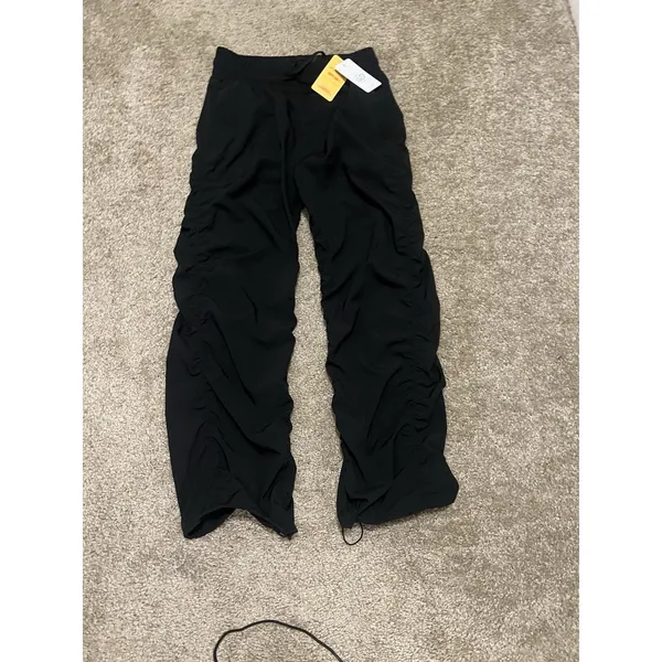 Yogipace Women's Lightweight Studio Pants XS Black NEW WITH TAGS shorter Inseam - Image 5