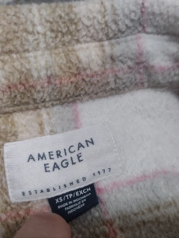 American Eagle Tan And Pink Plaid Fleece And Love Shacket - Image 3