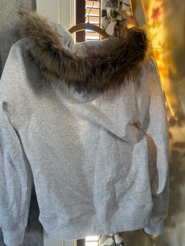 Hollister Fur Trim Hoodie L - Image 2
