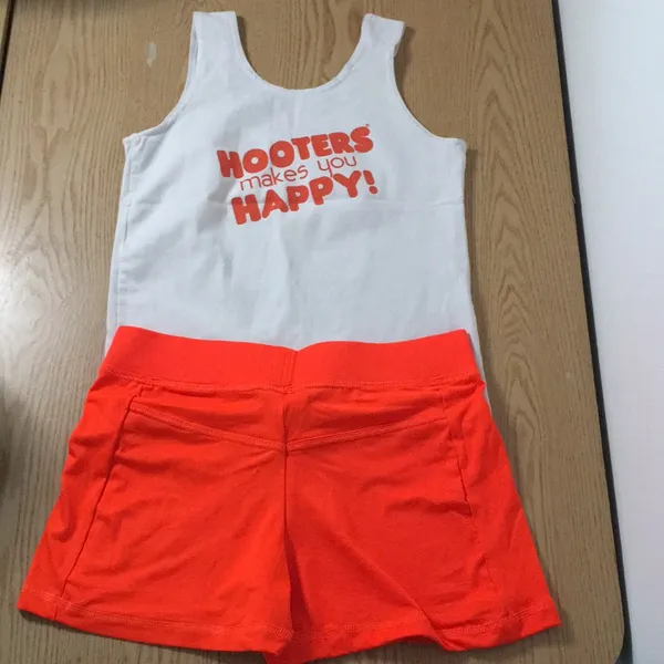 B46 #1 Hooters Girl Worn Uniform Tank & New Shorts Stretchy Size Medium - Image 5