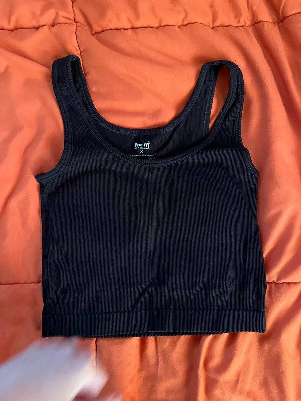 Pro-Fit Seamless Padded Sports Tank Top - Image 3