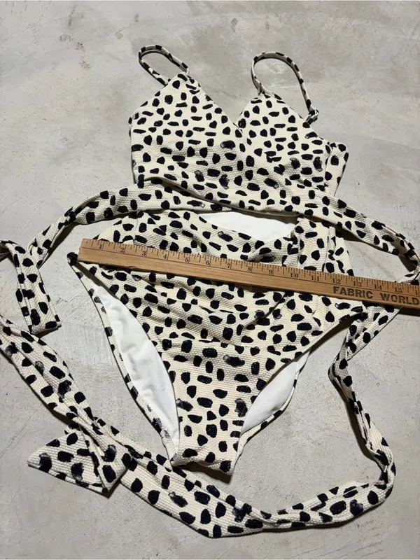 Aerie one piece full coverage Black & Cream Spotted Swimsuit medium - Image 6