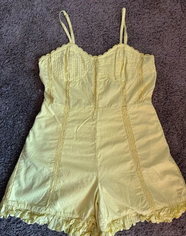 Urban Outfitters Yellow Romper Size M - Image 5