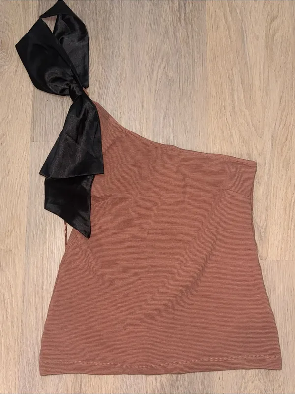 Anthropologie Maeve Brown One Shoulder Tank with Black Bow - Size Medium - Image 2