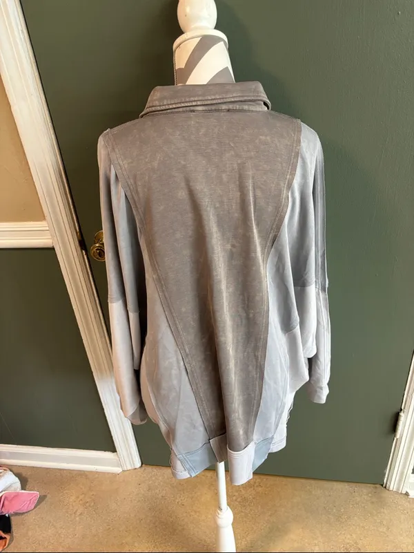 Relaxed Collared Pullover Top - Image 2