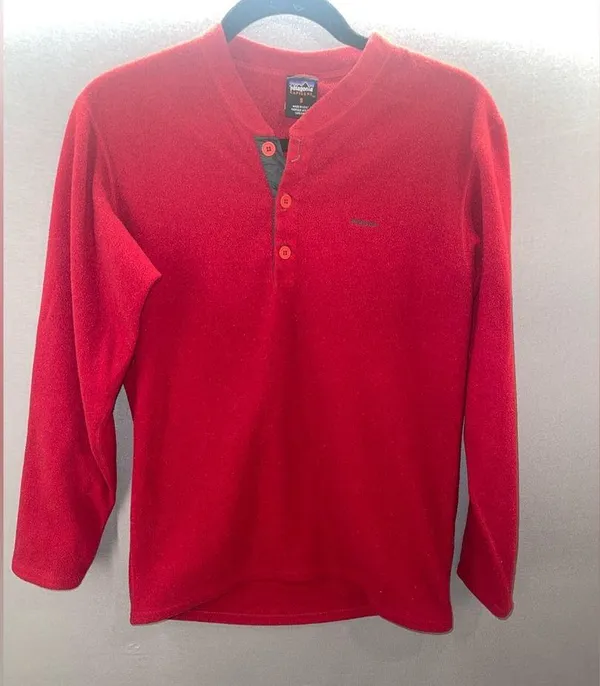 Patagonia thermal button fleece material size small - Image 3