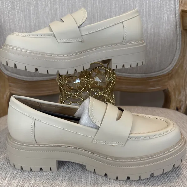 Soda Women's Chunky Platform Loafers White Lug Sole Y2K Style size 7.5 classic preppy - Image 3