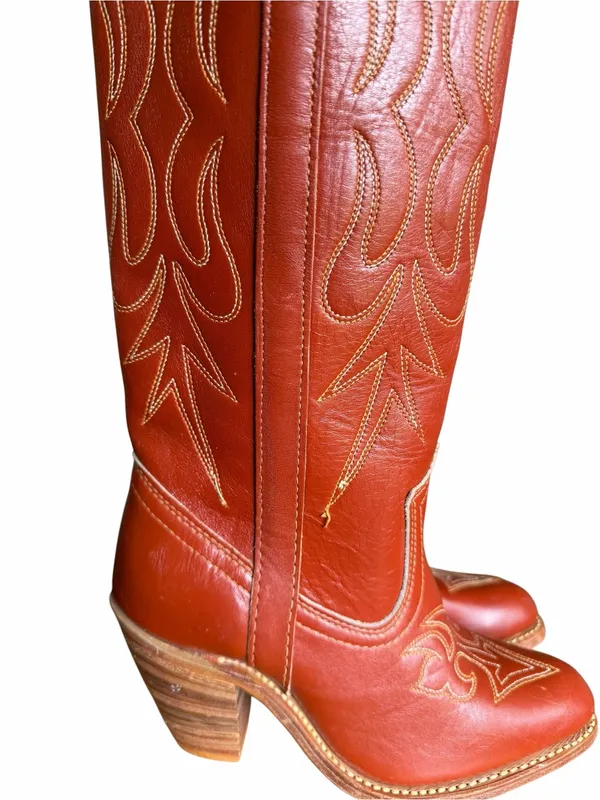 Miss Capezio Vintage Women's Embroidered Leather Stacked Heel Boot Size 5 - Image 2