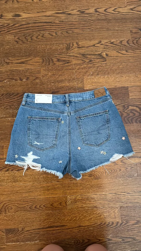 American Eagle Mom Jean Shorts - Image 3