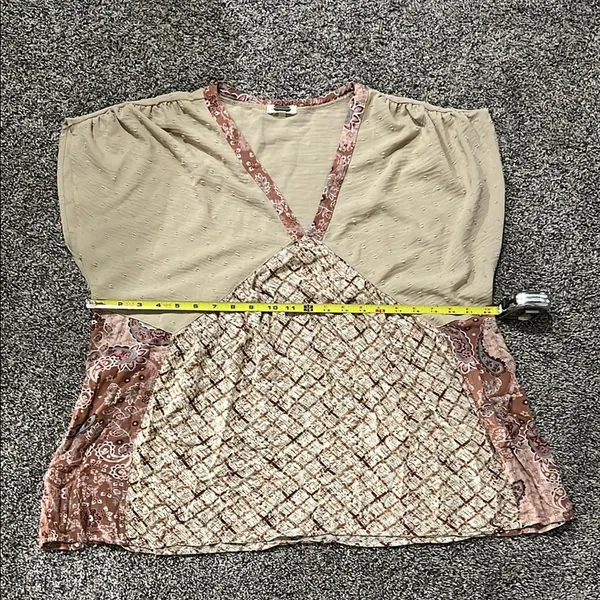 Gimmicks by BKE Women's Beige and Pink Patchwork Top - Image 2