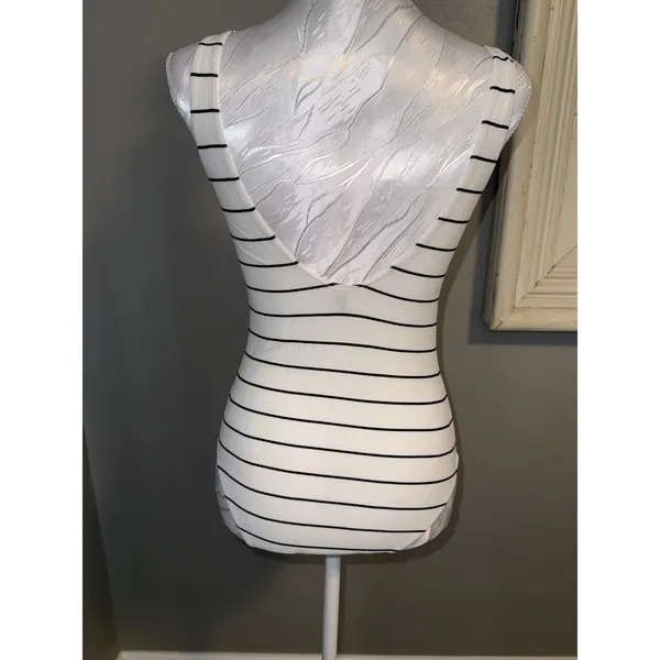 DKNY Seamless Striped Ribbed Tank Bodysuit medium - Image 5