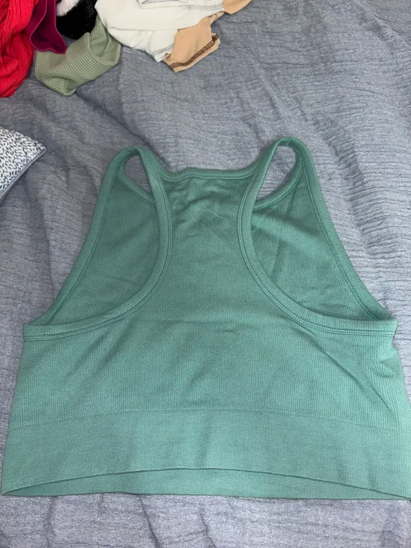 Activewear Crop top - Image 2