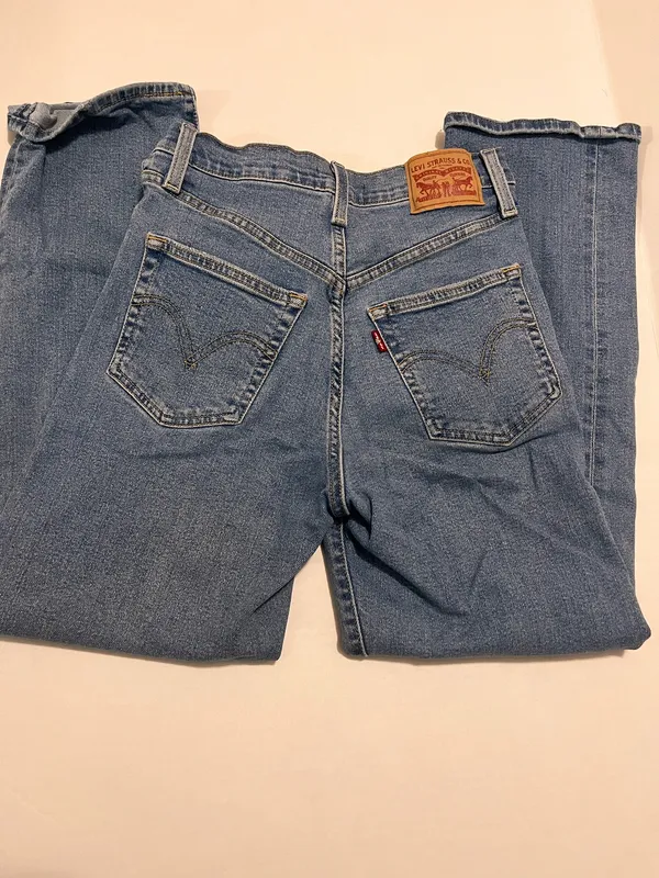 Levi’s Jeans Straight High-Rise Women’s - Image 5