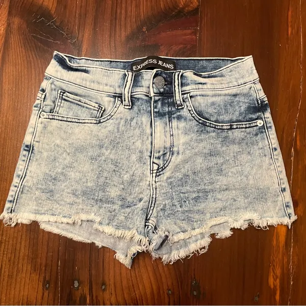 Express Jeans Stonewashed High Wasted Cutoff Shorts Sz 4 - Image 2